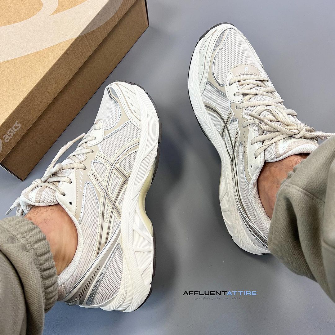 FROM RUNNING TRACKS TO MAIN STREAM : THE ASICS RISE TO POPULARITY IN E ...