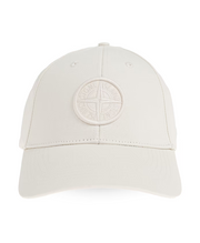 STONE ISLAND BASEBALL CAP IN IVORY WHITE